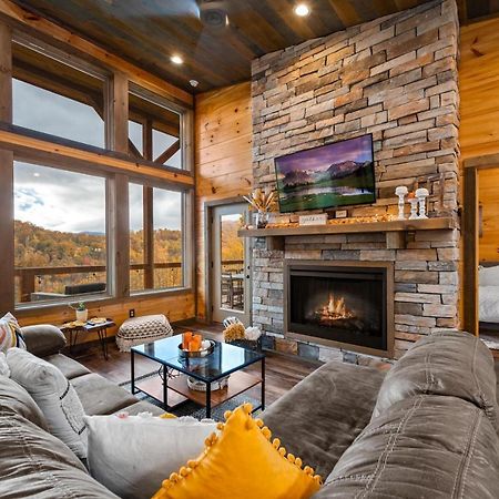 The Overlook - '21 Cabin - Gorgeous Unobstructed Views - Fire Pit Table - Gamerm - Hottub - Xbox - Lots Of Bears Gatlinburg Extérieur photo