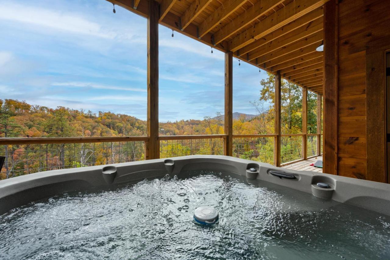 The Overlook - '21 Cabin - Gorgeous Unobstructed Views - Fire Pit Table - Gamerm - Hottub - Xbox - Lots Of Bears Gatlinburg Extérieur photo