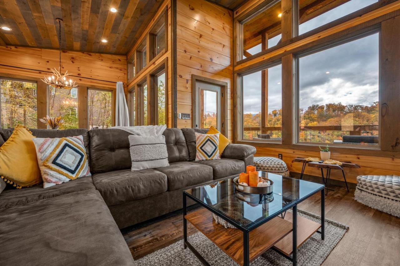 The Overlook - '21 Cabin - Gorgeous Unobstructed Views - Fire Pit Table - Gamerm - Hottub - Xbox - Lots Of Bears Gatlinburg Extérieur photo