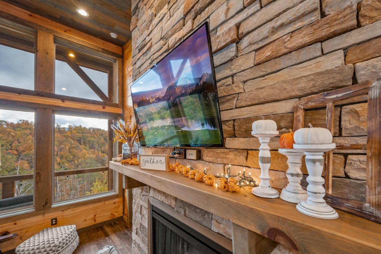 The Overlook - '21 Cabin - Gorgeous Unobstructed Views - Fire Pit Table - Gamerm - Hottub - Xbox - Lots Of Bears Gatlinburg Extérieur photo