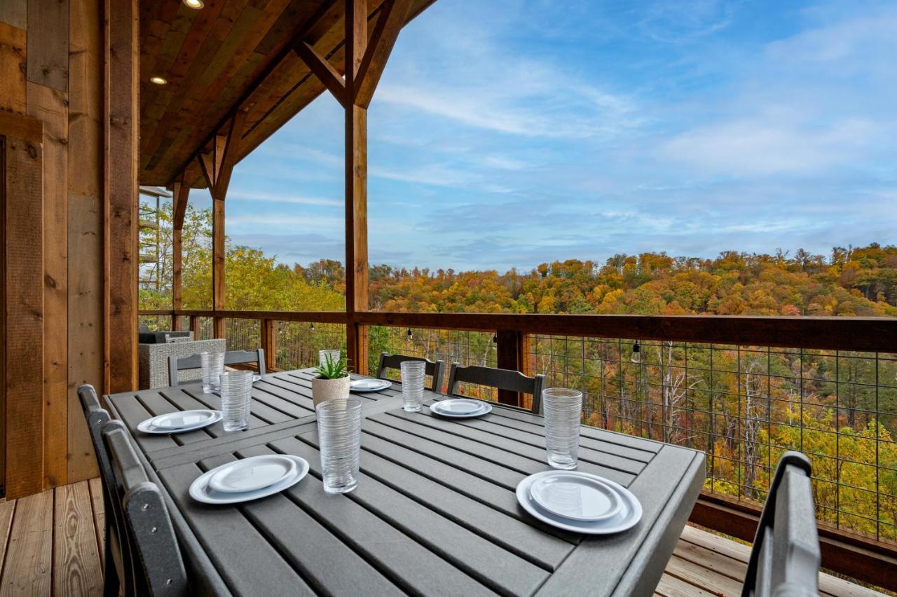 The Overlook - '21 Cabin - Gorgeous Unobstructed Views - Fire Pit Table - Gamerm - Hottub - Xbox - Lots Of Bears Gatlinburg Extérieur photo