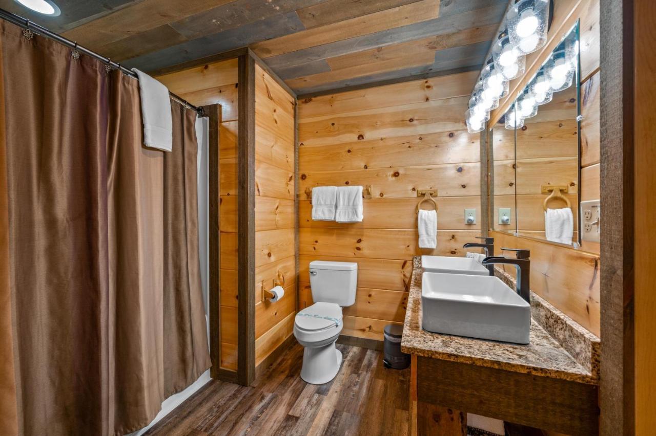 The Overlook - '21 Cabin - Gorgeous Unobstructed Views - Fire Pit Table - Gamerm - Hottub - Xbox - Lots Of Bears Gatlinburg Extérieur photo