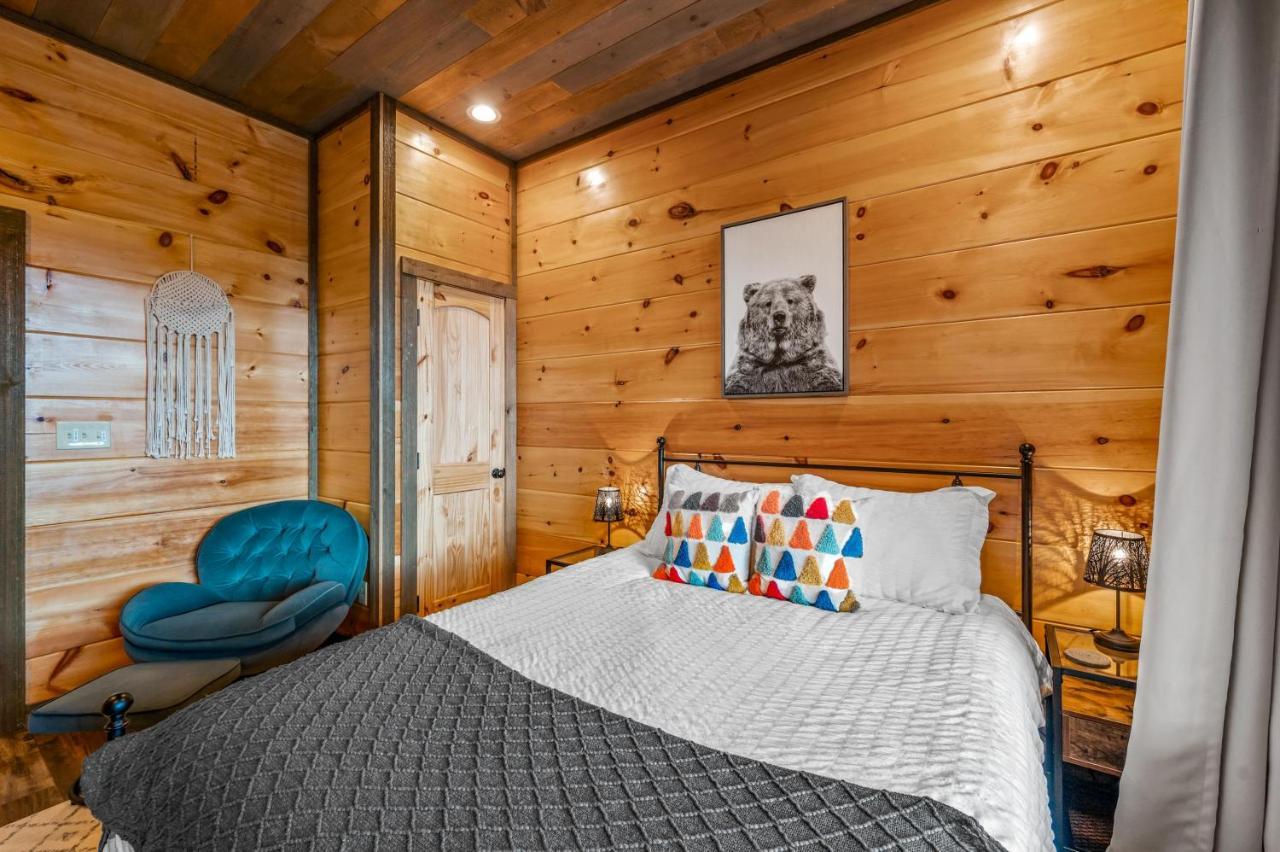 The Overlook - '21 Cabin - Gorgeous Unobstructed Views - Fire Pit Table - Gamerm - Hottub - Xbox - Lots Of Bears Gatlinburg Extérieur photo