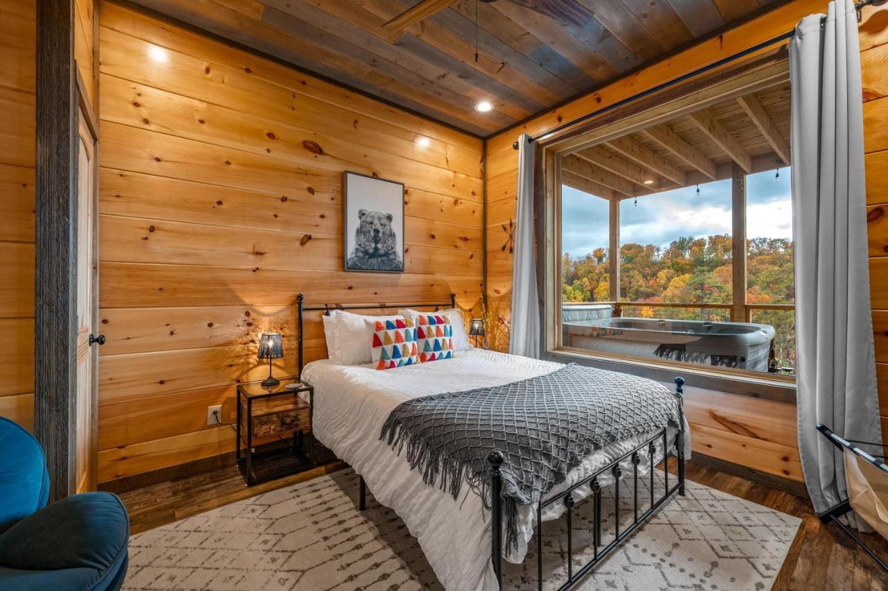 The Overlook - '21 Cabin - Gorgeous Unobstructed Views - Fire Pit Table - Gamerm - Hottub - Xbox - Lots Of Bears Gatlinburg Extérieur photo