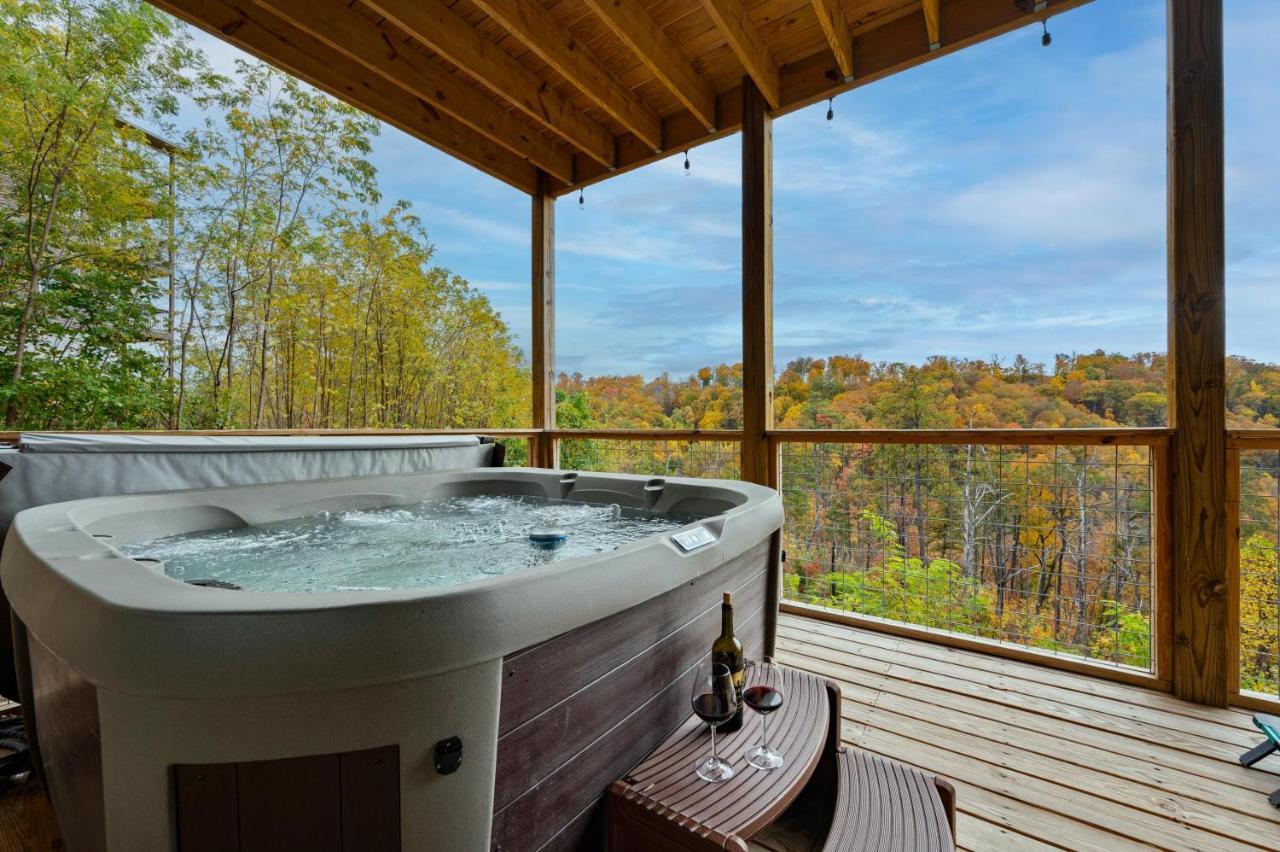 The Overlook - '21 Cabin - Gorgeous Unobstructed Views - Fire Pit Table - Gamerm - Hottub - Xbox - Lots Of Bears Gatlinburg Extérieur photo