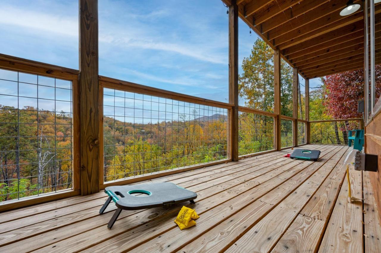 The Overlook - '21 Cabin - Gorgeous Unobstructed Views - Fire Pit Table - Gamerm - Hottub - Xbox - Lots Of Bears Gatlinburg Extérieur photo