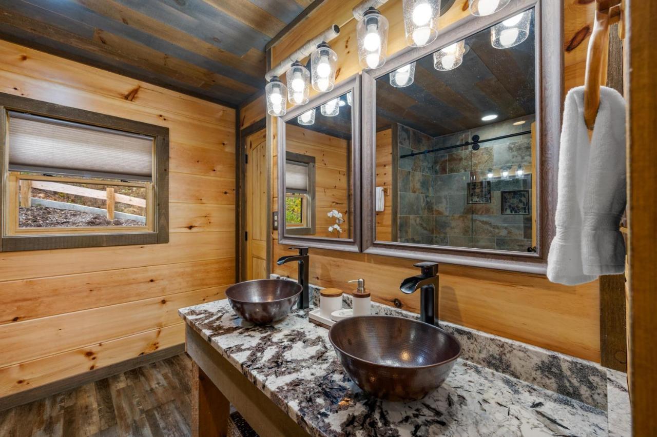 The Overlook - '21 Cabin - Gorgeous Unobstructed Views - Fire Pit Table - Gamerm - Hottub - Xbox - Lots Of Bears Gatlinburg Extérieur photo