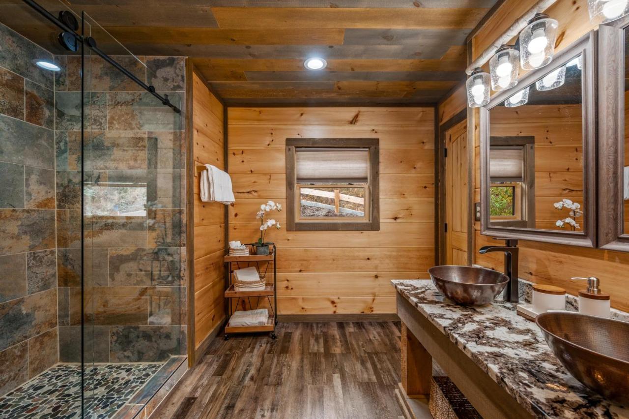 The Overlook - '21 Cabin - Gorgeous Unobstructed Views - Fire Pit Table - Gamerm - Hottub - Xbox - Lots Of Bears Gatlinburg Extérieur photo